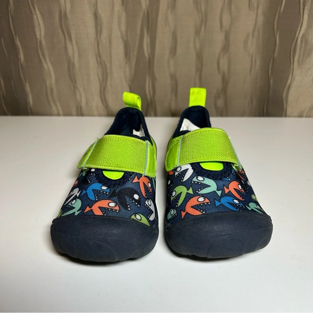 🌺 Newtz Water Shoes Toddler 7/8 Boy Fish Toe Cap Strap (2 of 2)